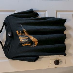 Nike Black and Gold T-shirt Size 1X